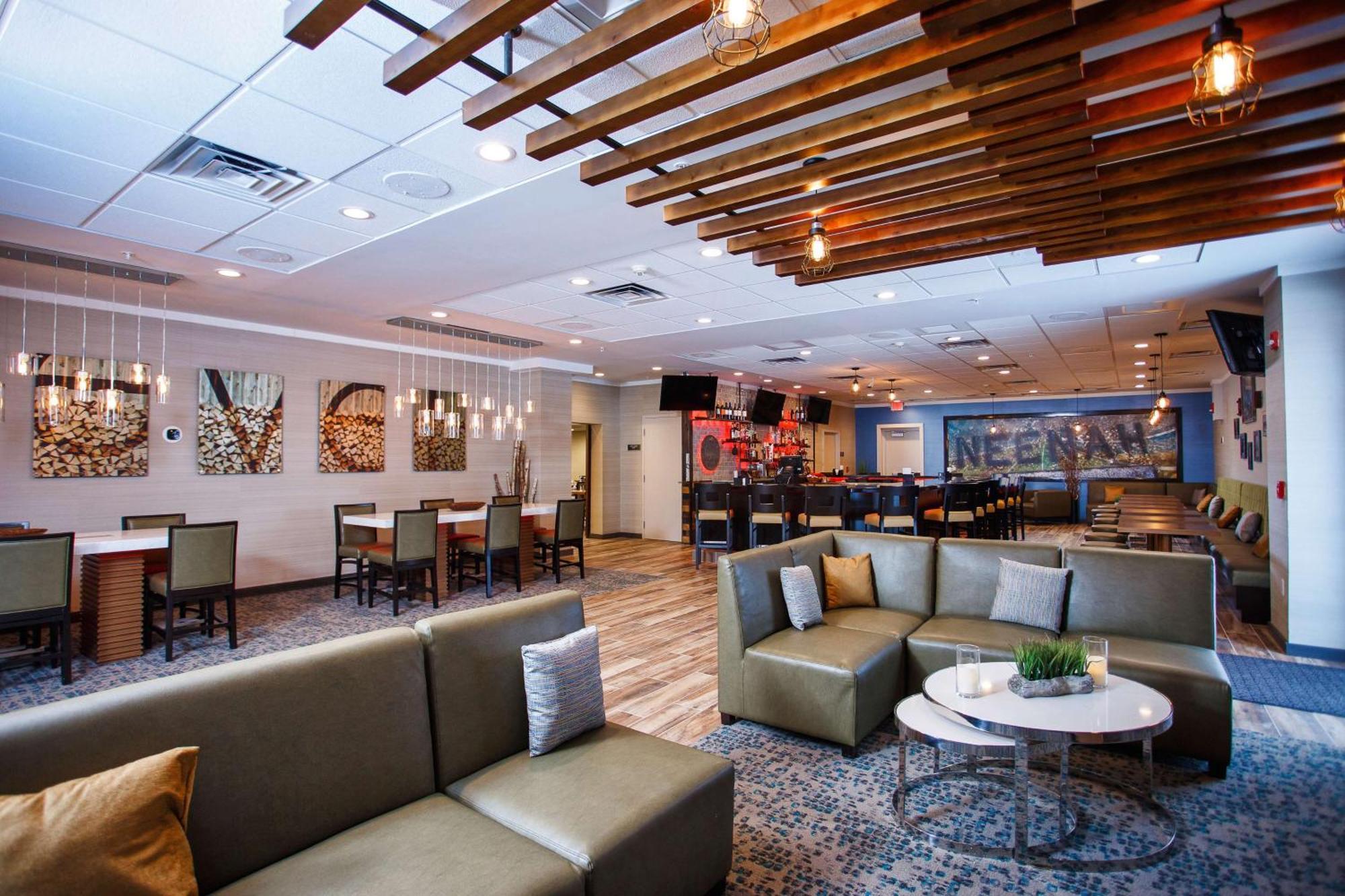 Doubletree By Hilton Neenah Exteriér fotografie